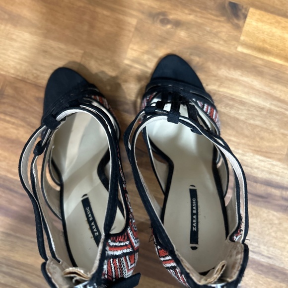 Heels - Picture 3 of 4